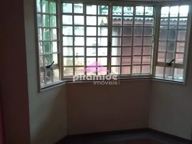 Casa com 250m² 3 quartos e 3 banheiros, à venda, no bairro Jardim Torrão de Ouro em São José dos Campos