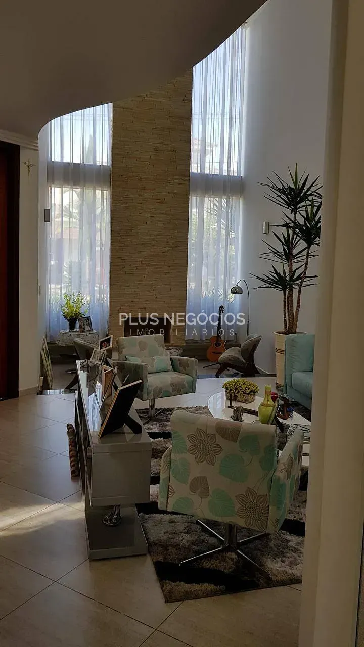 Casa, 3 quartos, 263 m² - Foto 2