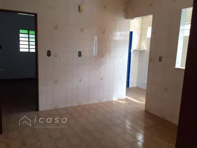 Casa com 525m² 2 quartos e 1 banheiro, à venda, no bairro Vila Menino Jesus em Caçapava