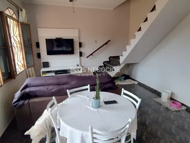 Casa 3 quartos e 2 banheiros, à venda, no bairro Vila Hortência em Sorocaba