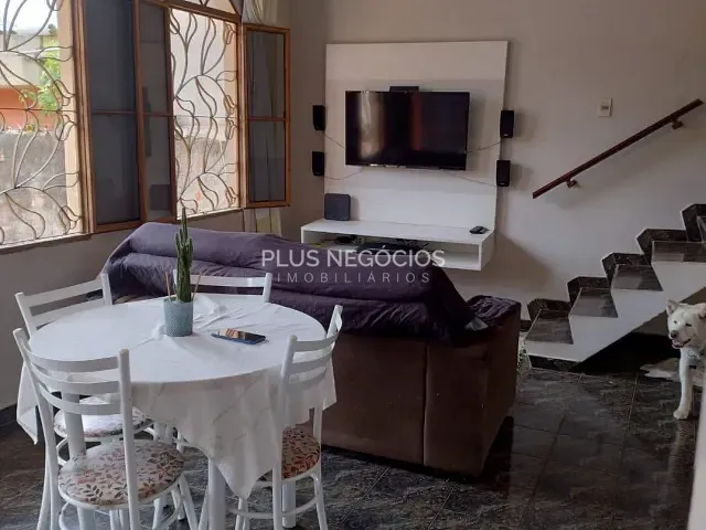 Casa 3 quartos e 2 banheiros, à venda, no bairro Vila Hortência em Sorocaba