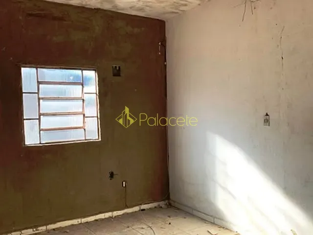 Casa com 300m² 2 quartos e 1 banheiro, à venda, no bairro Laerte Assunção em Pindamonhangaba