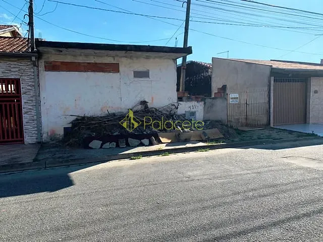 Casa com 300m² 2 quartos e 1 banheiro, à venda, no bairro Laerte Assunção em Pindamonhangaba