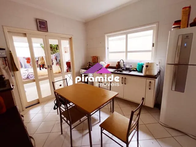 Casa com 130m² 3 quartos e 2 banheiros, à venda, no bairro Jardim das Indústrias em São José dos Campos