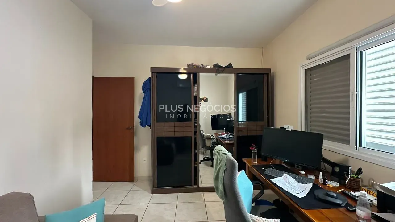 Casa, 4 quartos, 250 m² - Foto 41