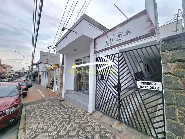 Casa com 211m², à venda, no bairro Centro em Pindamonhangaba