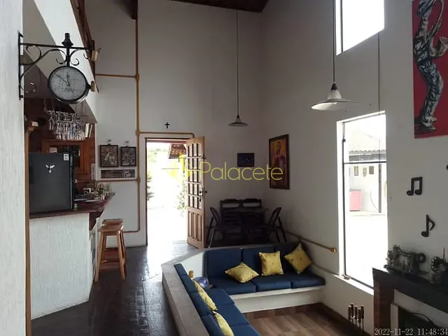 Casa com 900m² 3 quartos e 3 banheiros, à venda, no bairro Vila São Geraldo em Taubaté