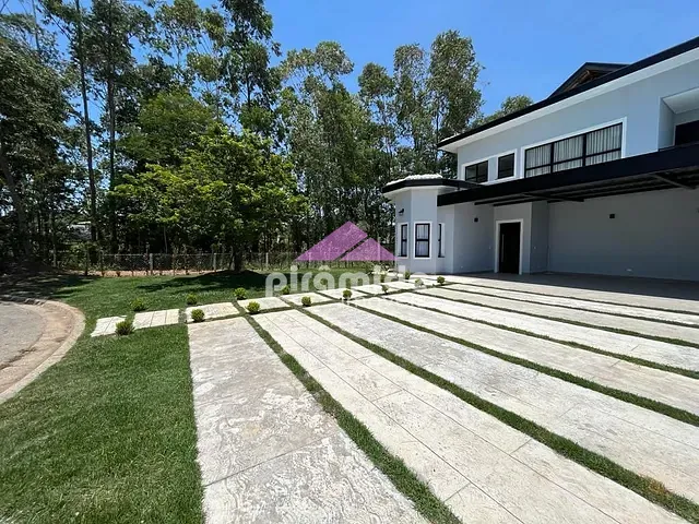 Casa com 1036m² 4 quartos e 6 banheiros, à venda, no bairro Jambeiro em Jambeiro
