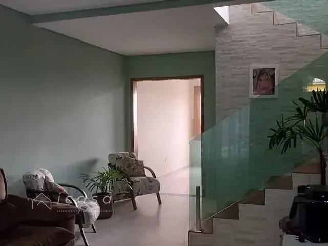 Casa com 259m² 3 quartos e 2 banheiros, à venda, no bairro Parque Residencial Santo André em Caçapava