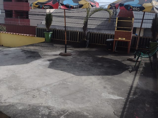 Casa com 350m² 3 quartos e 2 banheiros, à venda ou para alugar, no bairro centro em Aparecida
