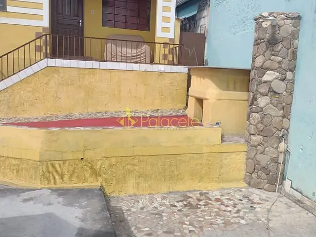 Casa com 350m² 3 quartos e 2 banheiros, à venda ou para alugar, no bairro centro em Aparecida