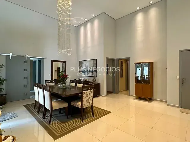 Casa com 380m² 3 quartos e 1 banheiro, à venda, no bairro Iporanga em Sorocaba