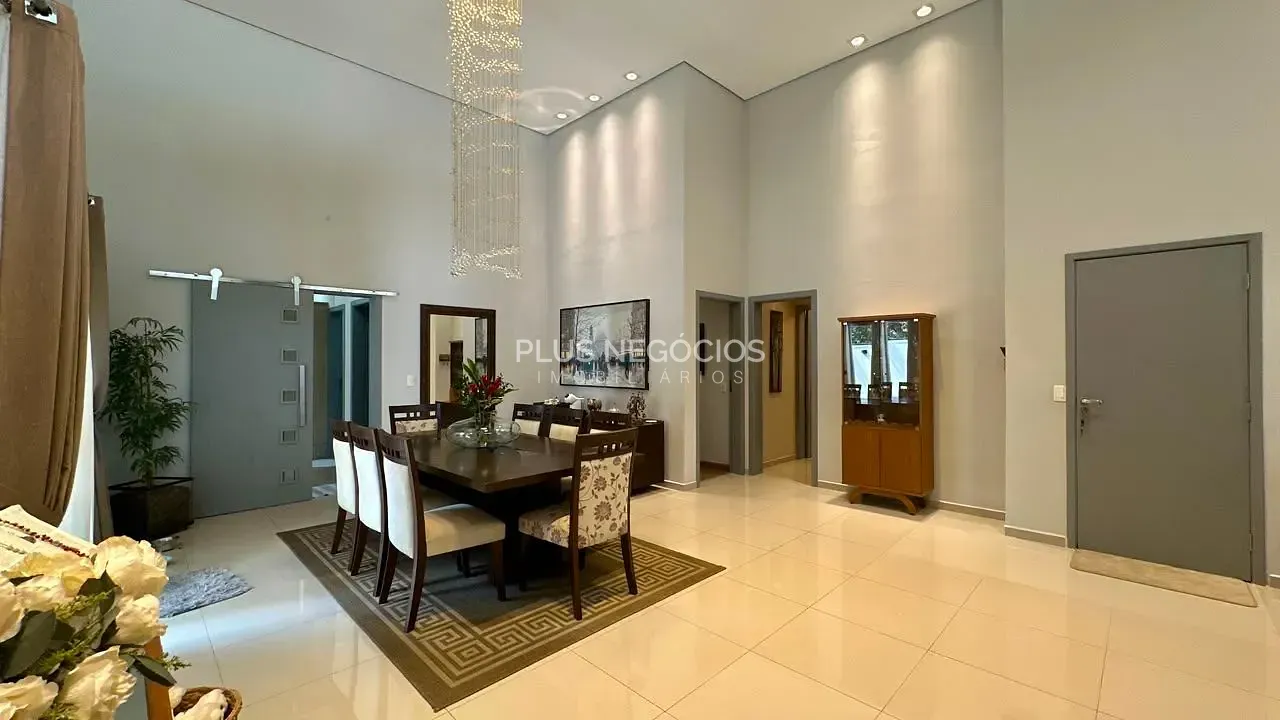 Casa, 3 quartos, 255 m² - Foto 1
