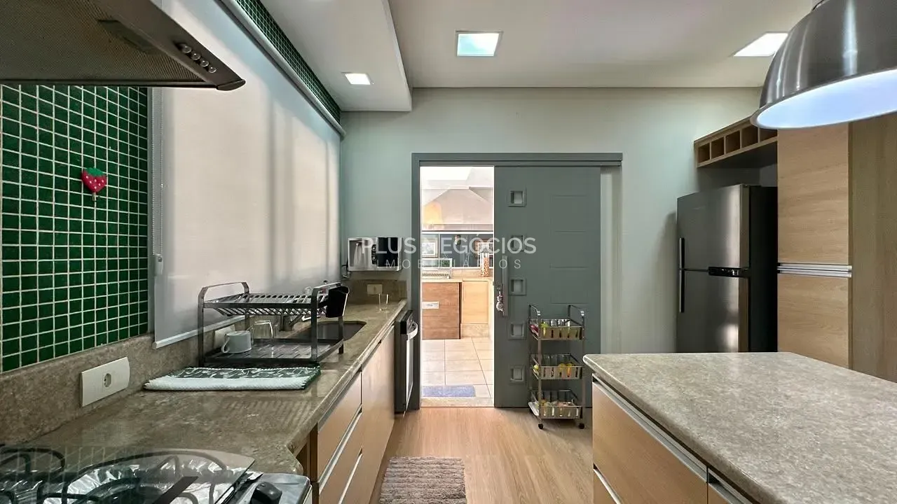 Casa, 3 quartos, 255 m² - Foto 8