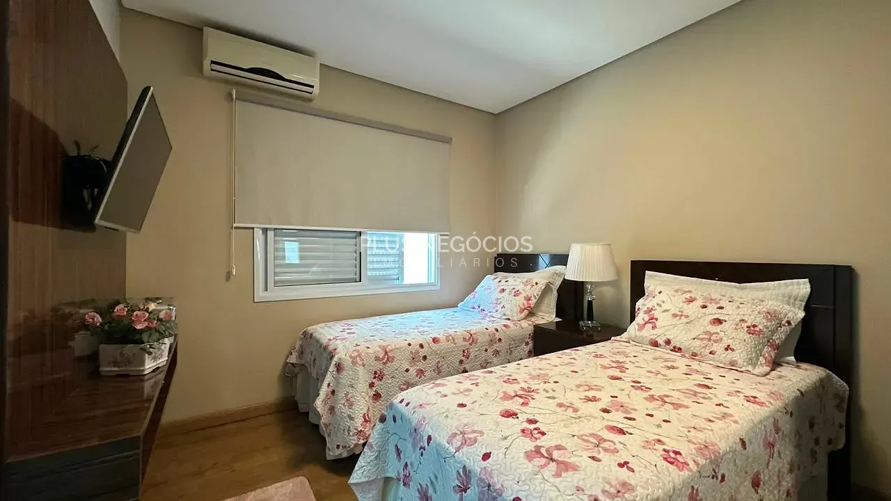Casa, 3 quartos, 255 m² - Foto 44