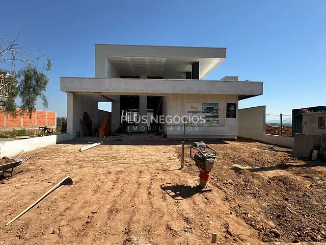Casa com 300m² 3 quartos e 3 banheiros, à venda, no bairro Itapeva em Votorantim