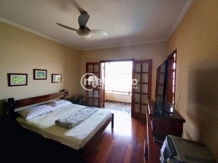 Casa, 4 quartos, 269 m² - Foto 11