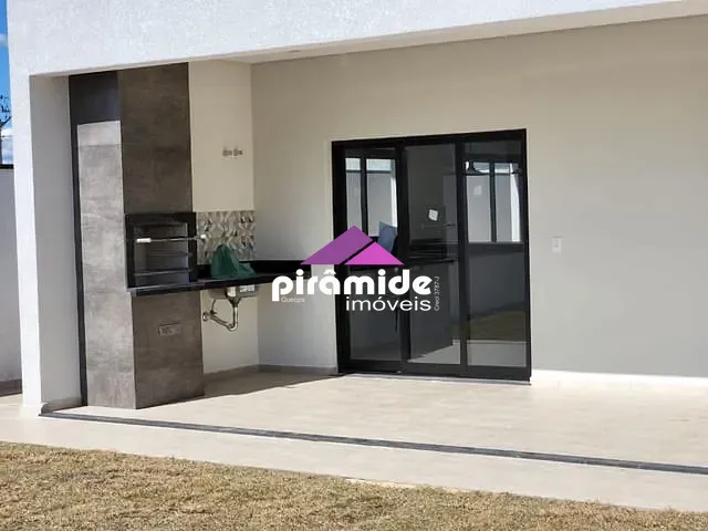 Casa com 250m² 3 quartos e 2 banheiros, à venda, no bairro Parque Residencial Maria Elmira em Caçapava