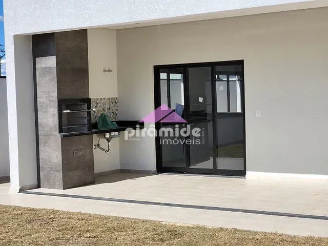 Casa com 250m² 3 quartos e 2 banheiros, à venda, no bairro Parque Residencial Maria Elmira em Caçapava