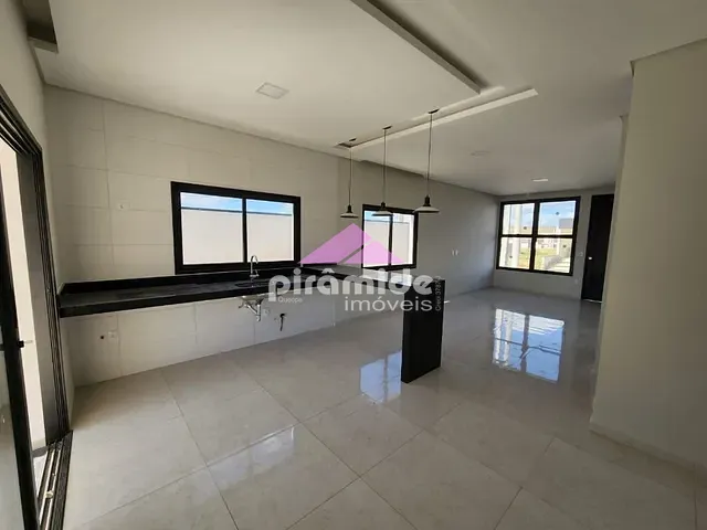 Casa com 250m² 3 quartos e 2 banheiros, à venda, no bairro Parque Residencial Maria Elmira em Caçapava