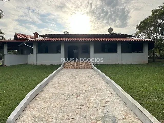 Casa 4 quartos e 4 banheiros, à venda ou para alugar, no bairro Vila Martins em Itu