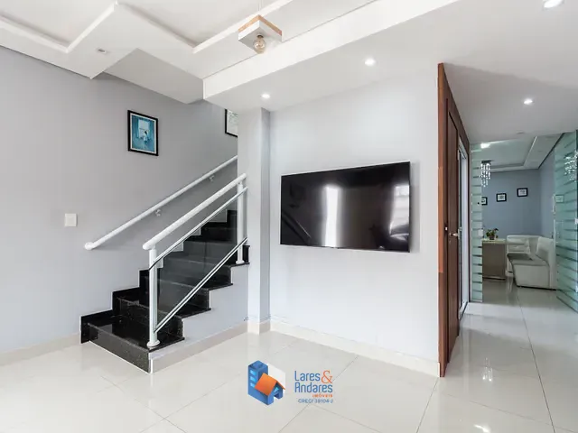 Casa com 187m² 3 quartos e 4 banheiros, à venda, no bairro Cambuci em São Paulo