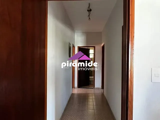 Casa com 382m² 3 quartos e 3 banheiros, à venda, no bairro Vila Tesouro em São José dos Campos