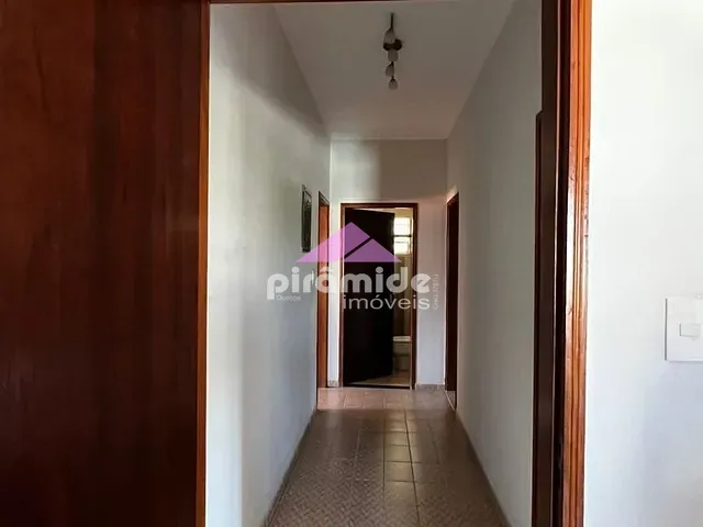 Casa com 382m² 3 quartos e 3 banheiros, à venda, no bairro Vila Tesouro em São José dos Campos