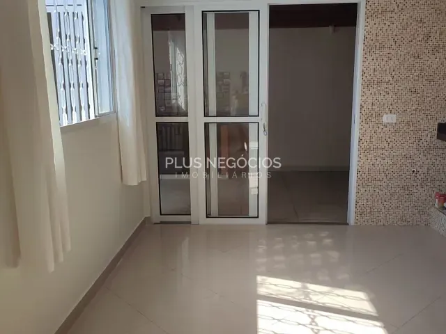 Casa à venda ou para alugar, no bairro Wanel Ville em Sorocaba
