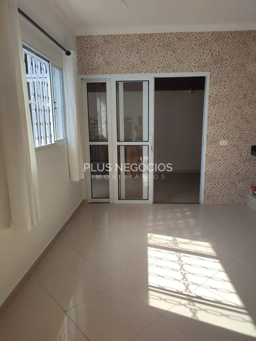 Casa, 1 quarto, 340 m² - Foto 3
