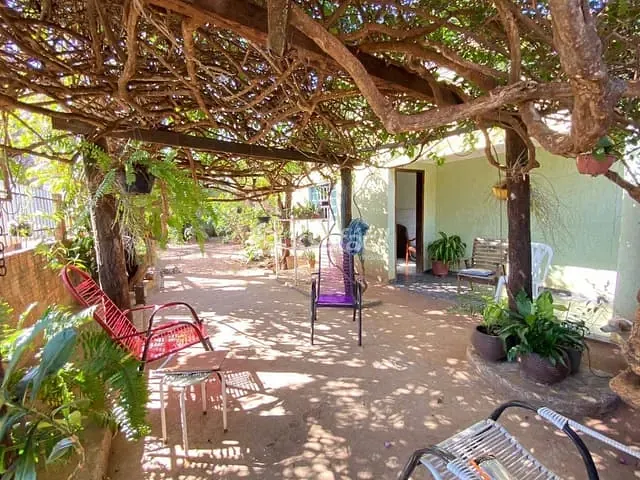 Casa com 456m² 3 quartos e 2 banheiros, à venda, no bairro Vila Margarida em Campo Grande