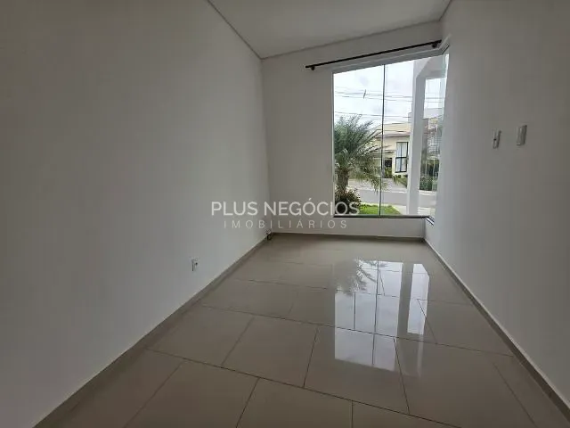 Casa 3 quartos e 3 banheiros, à venda ou para alugar, no bairro Wanel Ville em Sorocaba