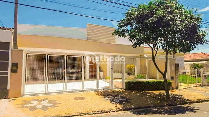 Casa, 3 quartos, 220 m² - Foto 1