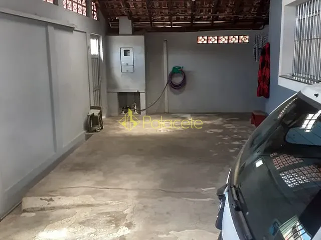 Casa com 250m² 3 quartos e 2 banheiros, à venda, no bairro Residencial Maricá em Pindamonhangaba