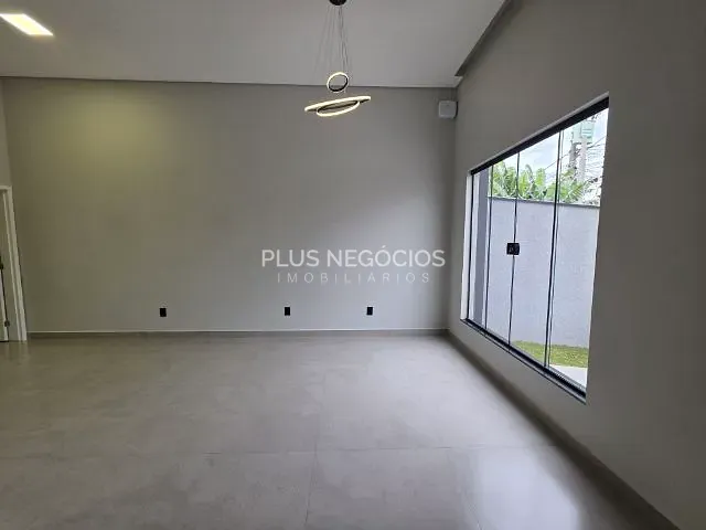 Casa 3 quartos e 2 banheiros, à venda, no bairro Jardim Simus em Sorocaba