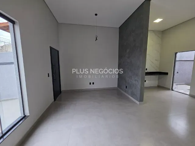 Casa 3 quartos e 2 banheiros, à venda, no bairro Jardim Simus em Sorocaba