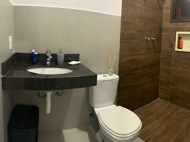 Chácara com 1000m² 2 quartos e 2 banheiros, à venda, no bairro Parque Lago Azul em Pindamonhangaba