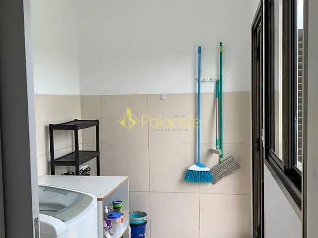 Chácara com 1000m² 2 quartos e 2 banheiros, à venda, no bairro Parque Lago Azul em Pindamonhangaba