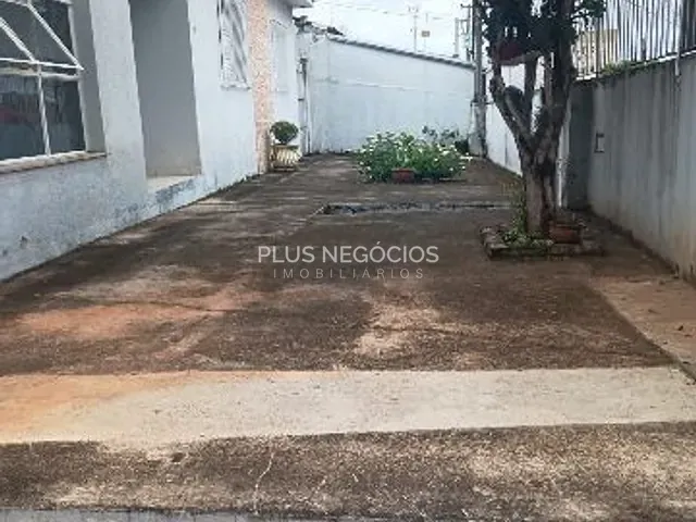 Casa 4 quartos e 2 banheiros, à venda, no bairro Jardim Simus em Sorocaba
