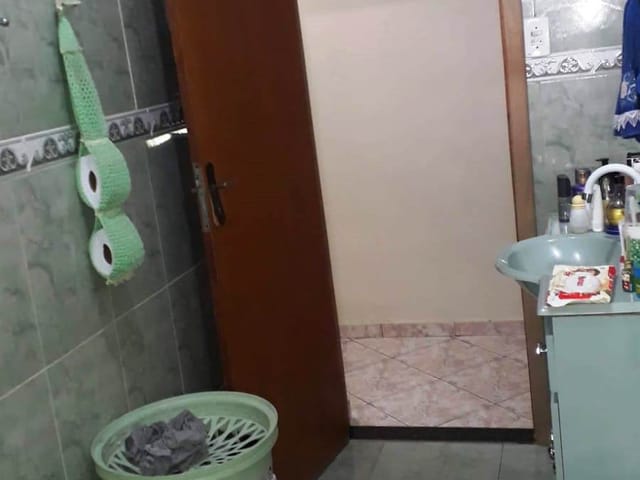 Casa com 250m² 3 quartos e 2 banheiros, à venda, no bairro Vila Suiça em Pindamonhangaba