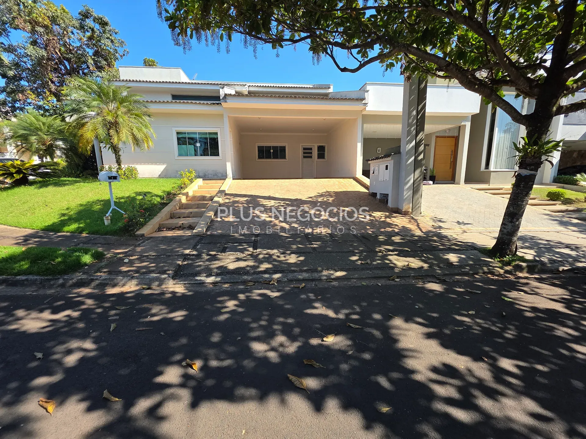 Casa, 3 quartos, 223 m² - Foto 1