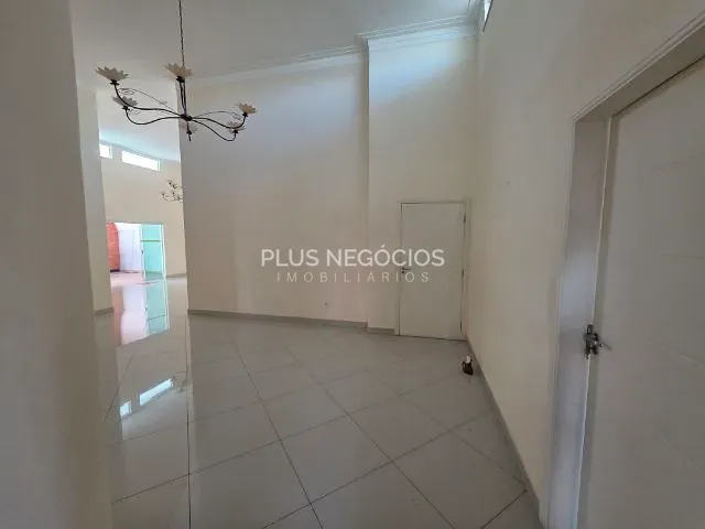 Casa 3 quartos e 5 banheiros, à venda, no bairro Parque Residencial Villa dos Inglezes em Sorocaba
