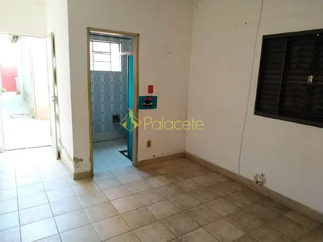 Casa com 147m² 2 quartos e 1 banheiro, à venda, no bairro Centro em Pindamonhangaba