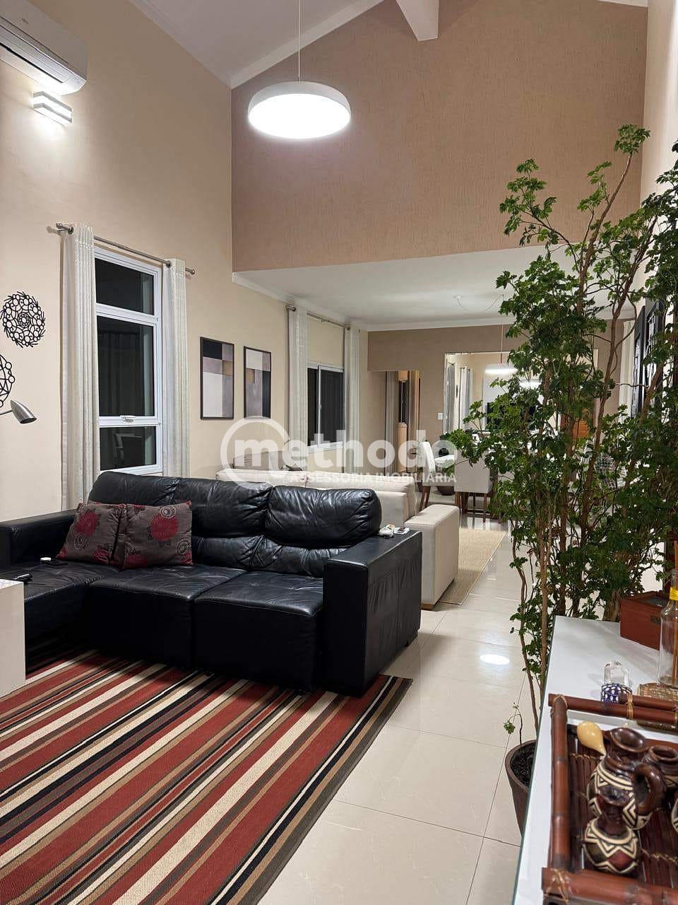 Casa, 3 quartos, 372 m² - Foto 1