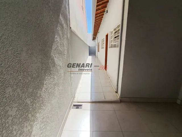 Casa com 256m², para alugar, no bairro Vila Sfeir em Indaiatuba