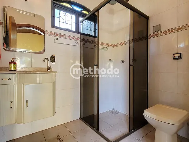 Casa com 1000m² 4 quartos e 5 banheiros, à venda ou para alugar, no bairro Chácara Primavera em Campinas