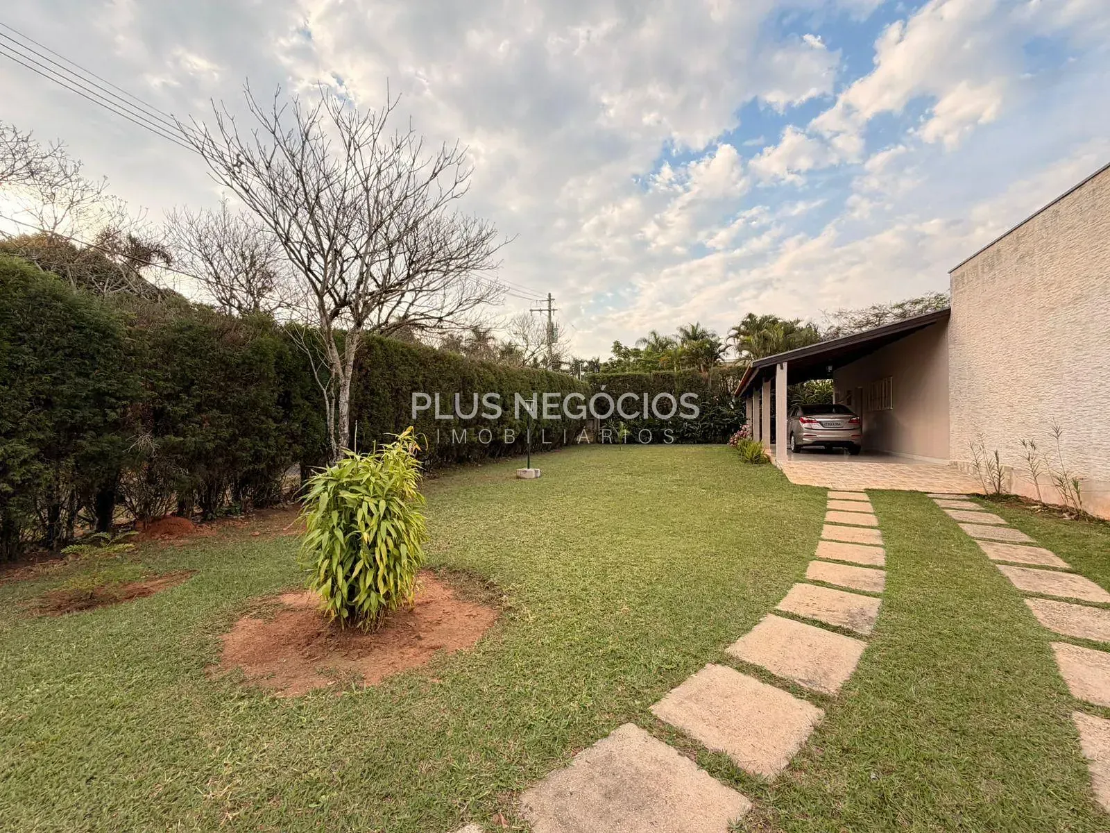 Casa, 4 quartos, 207 m² - Foto 2