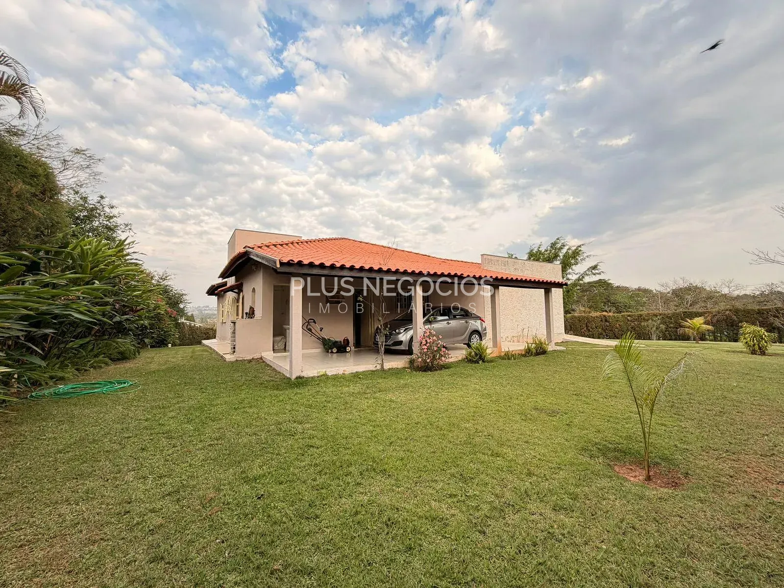 Casa, 4 quartos, 207 m² - Foto 1