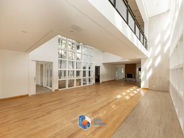 Casa com 1042m² 4 quartos e 8 banheiros, à venda, no bairro Vila Nova Conceição em São Paulo