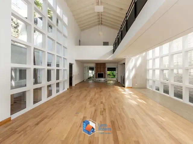 Casa com 1042m² 4 quartos e 8 banheiros, à venda, no bairro Vila Nova Conceição em São Paulo
